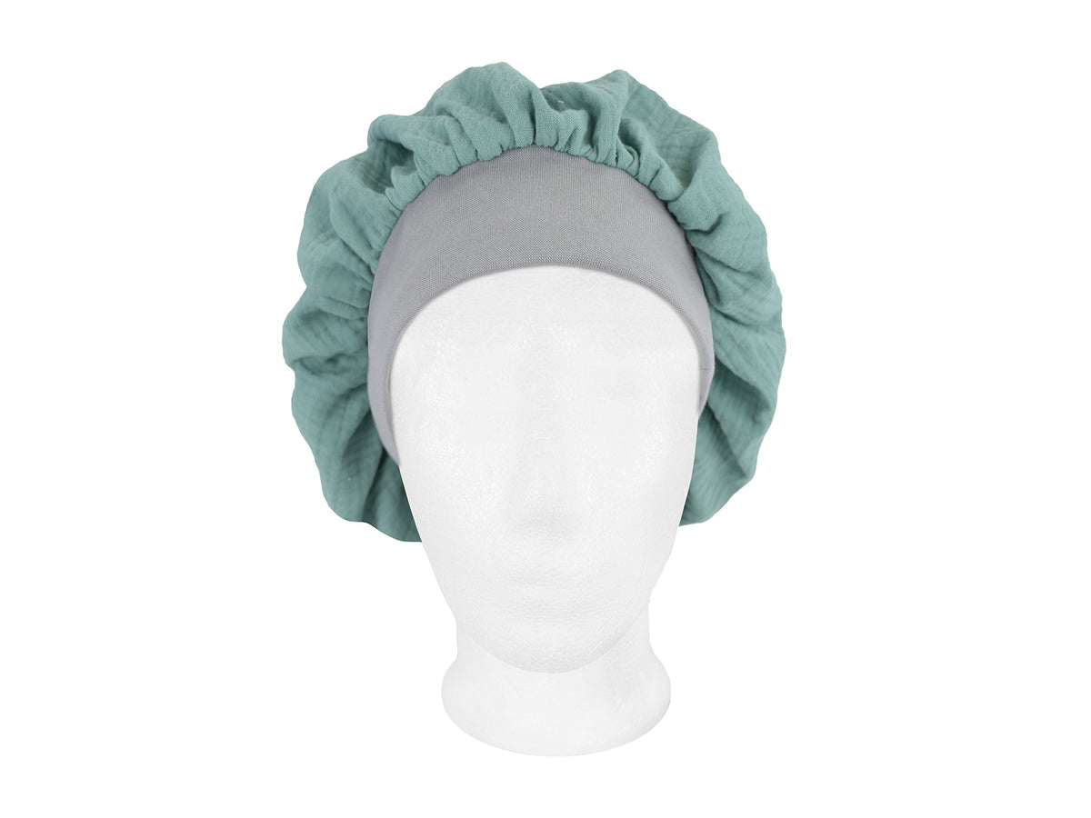 beties Musselin Bonnet Haarhaube Eukalyptus Grün – vorderansicht, 100% Bio-Baumwolle Musselin