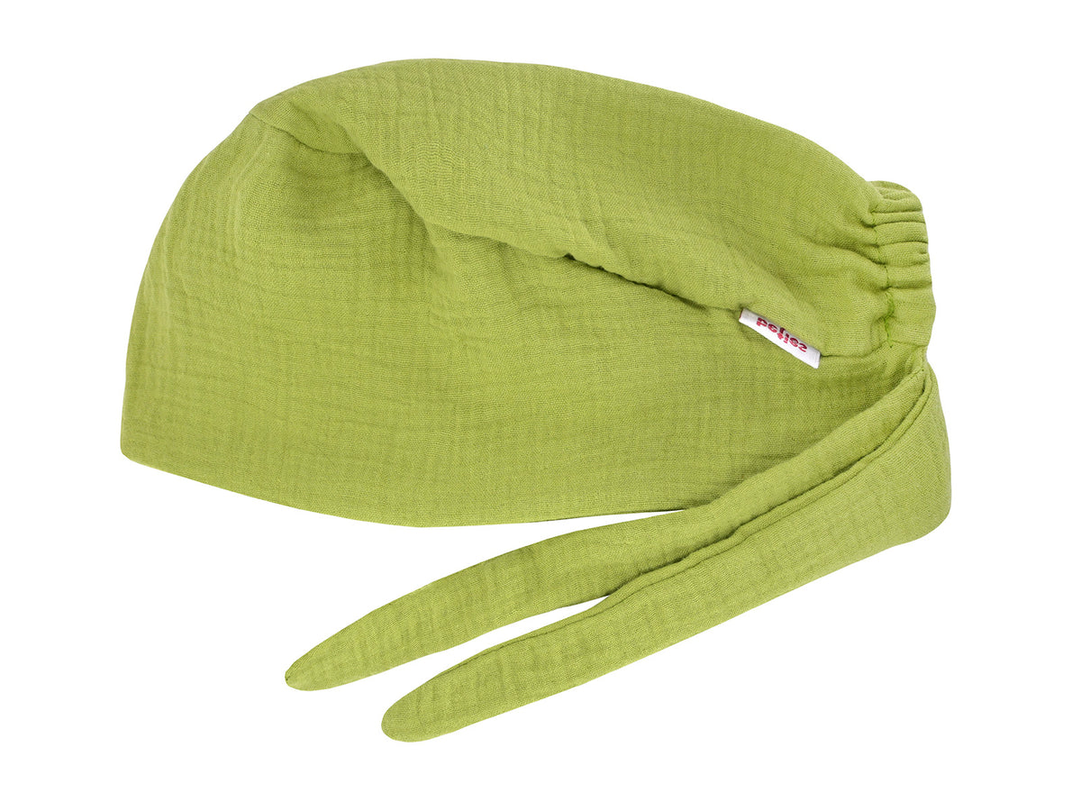 beties Musselin Schlafmütze OP-Haube – Lindengrün – liegend – 100% Musselin