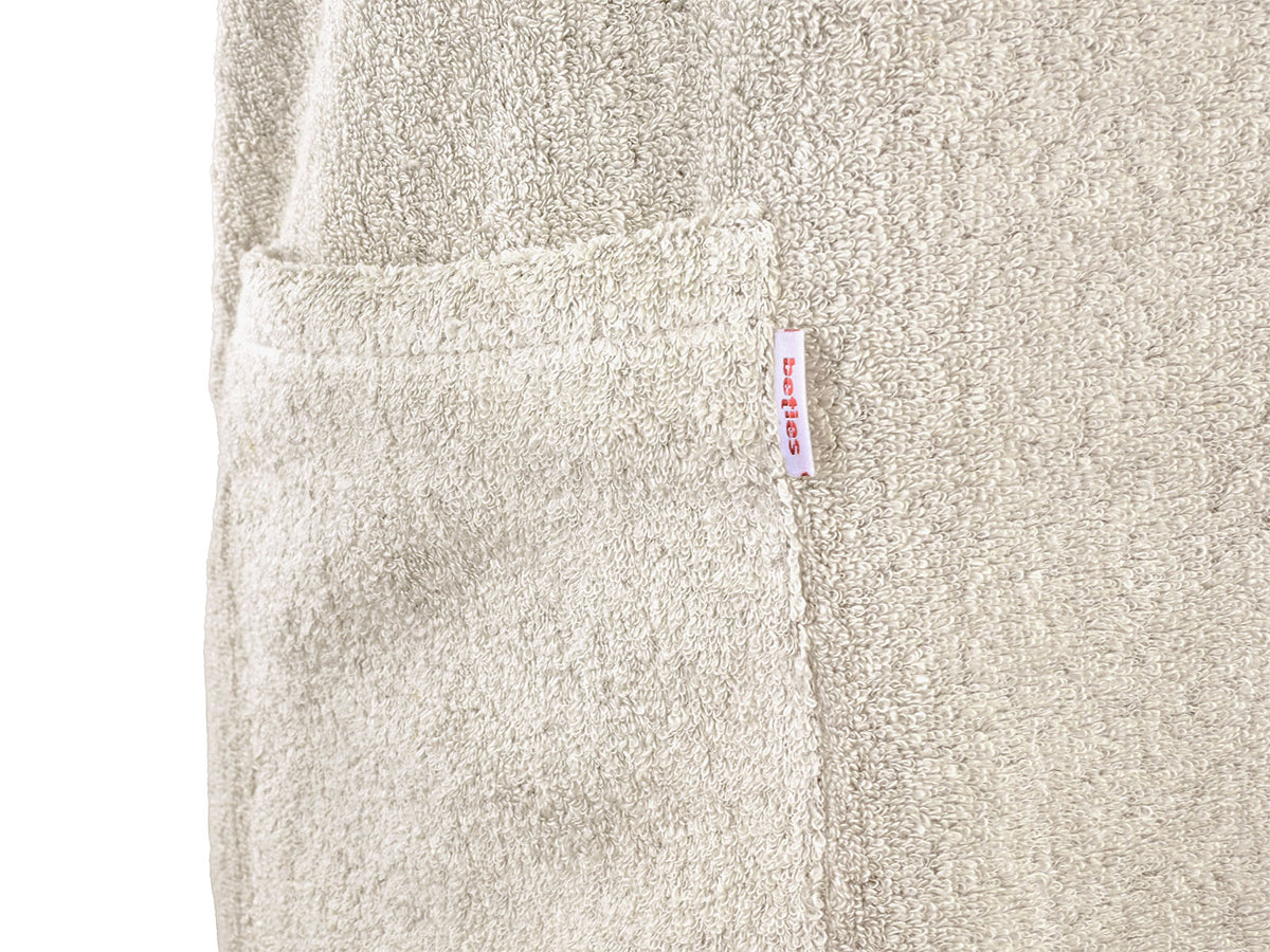 Detail der Soft-Leinen-Struktur am beties Savu Sauna-Kilt 70x140 cm in Heubeige