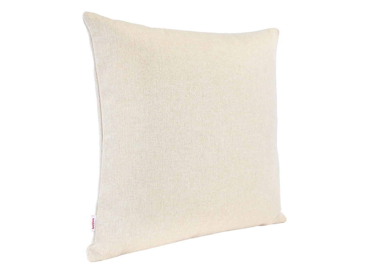 beties Wunschton Kissenhülle 60x60 cm Macciato Beige – Schrägansicht, melierter Möbelstoff Sofakissen