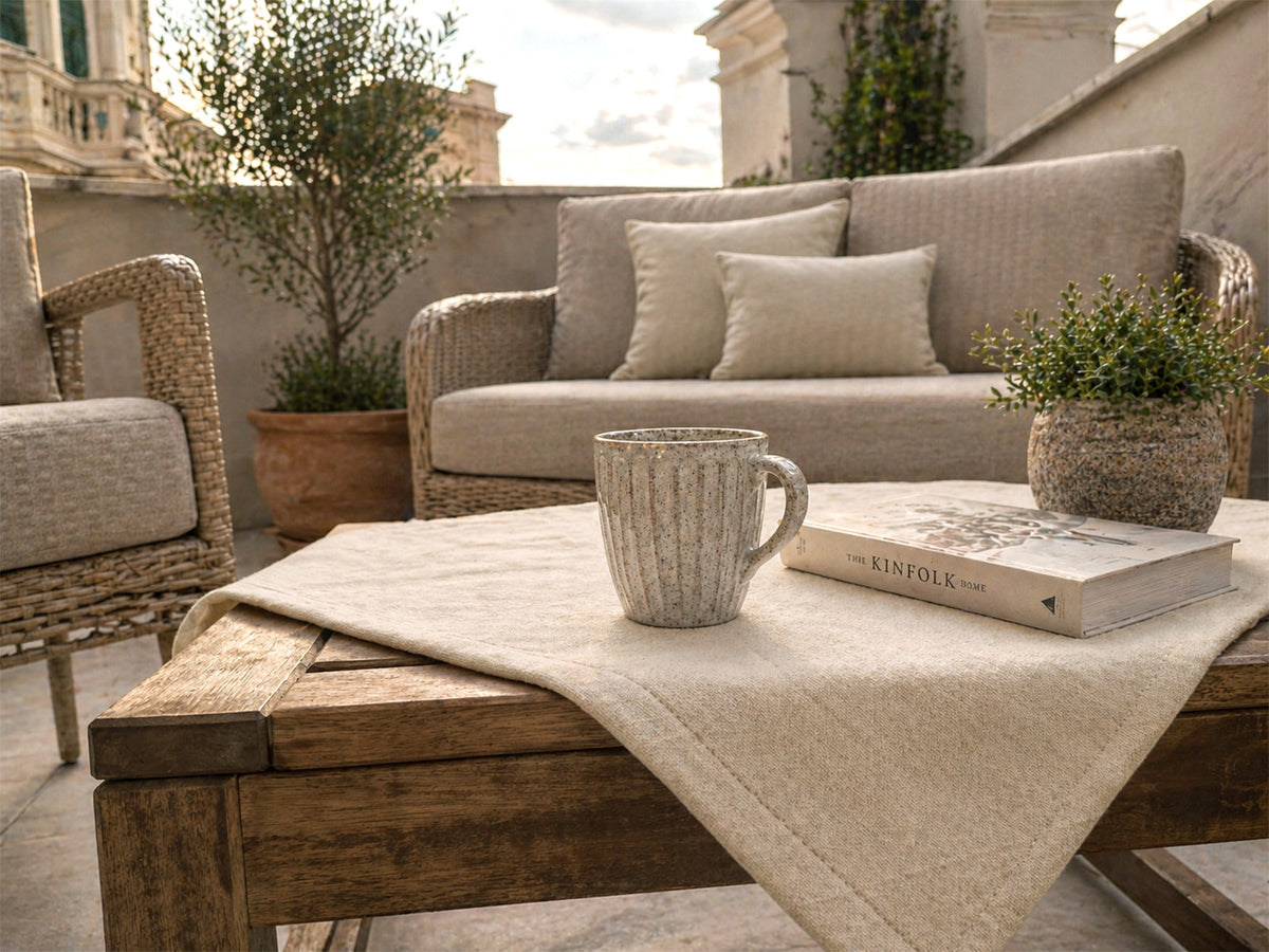 beties Wunschton Kissenhülle Macciato Beige – Milieu-Foto, melierter Möbelstoff Wohnzimmer Styling
