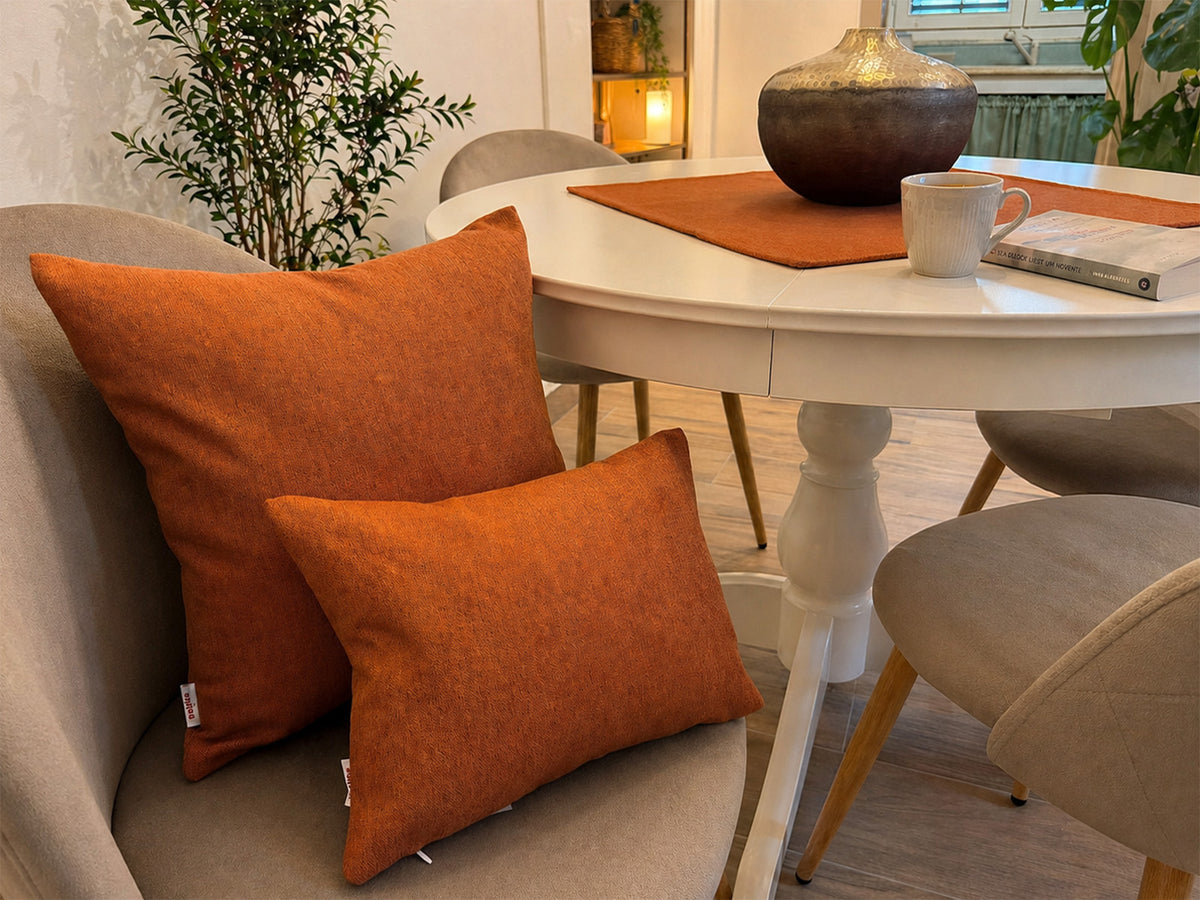beties Wunschton Kissenhülle Terracotta Orange – Milieu-Foto, melierter Möbelstoff Wohnzimmer