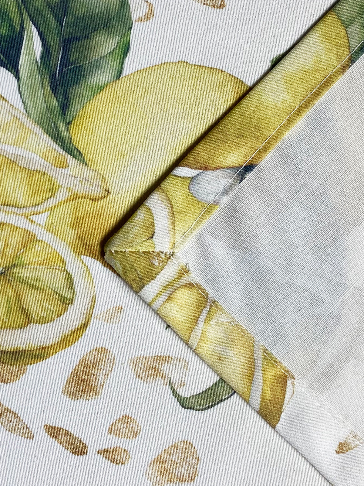 Hochwertige Tischdecke 110x110 cm aus 100% Baumwolle – Zitronen-Design aus der beties "Italy Collection"