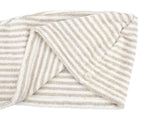 Detail der Soft-Frottee-Struktur am beties Savu Haarturban in Schilf-Hafermilch