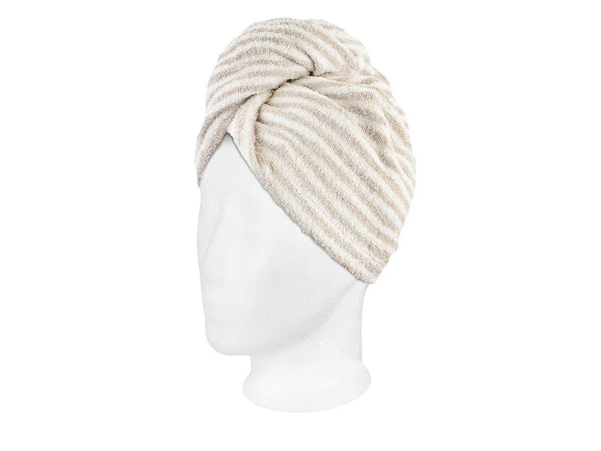 beties Savu Haarturban in Schilf-Hafermilch aus Soft-Frottee, Schrägansicht