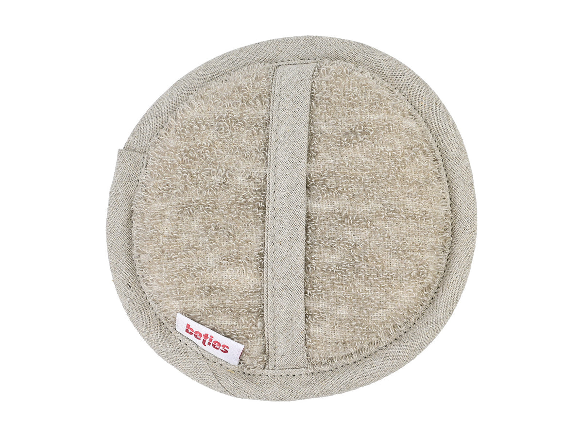 beties Savu Peeling-Pad rund 12 cm in Heubeige, Rückseite mit Handschlaufe