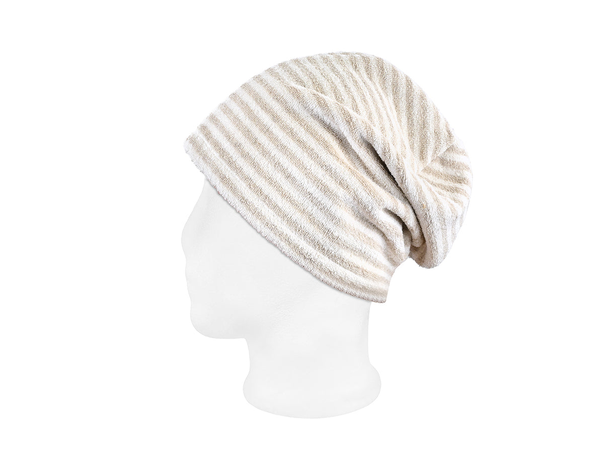 beties Savu Sauna-Beanie in Schilf-Hafermilch aus Soft-Frottee, Seitenansicht