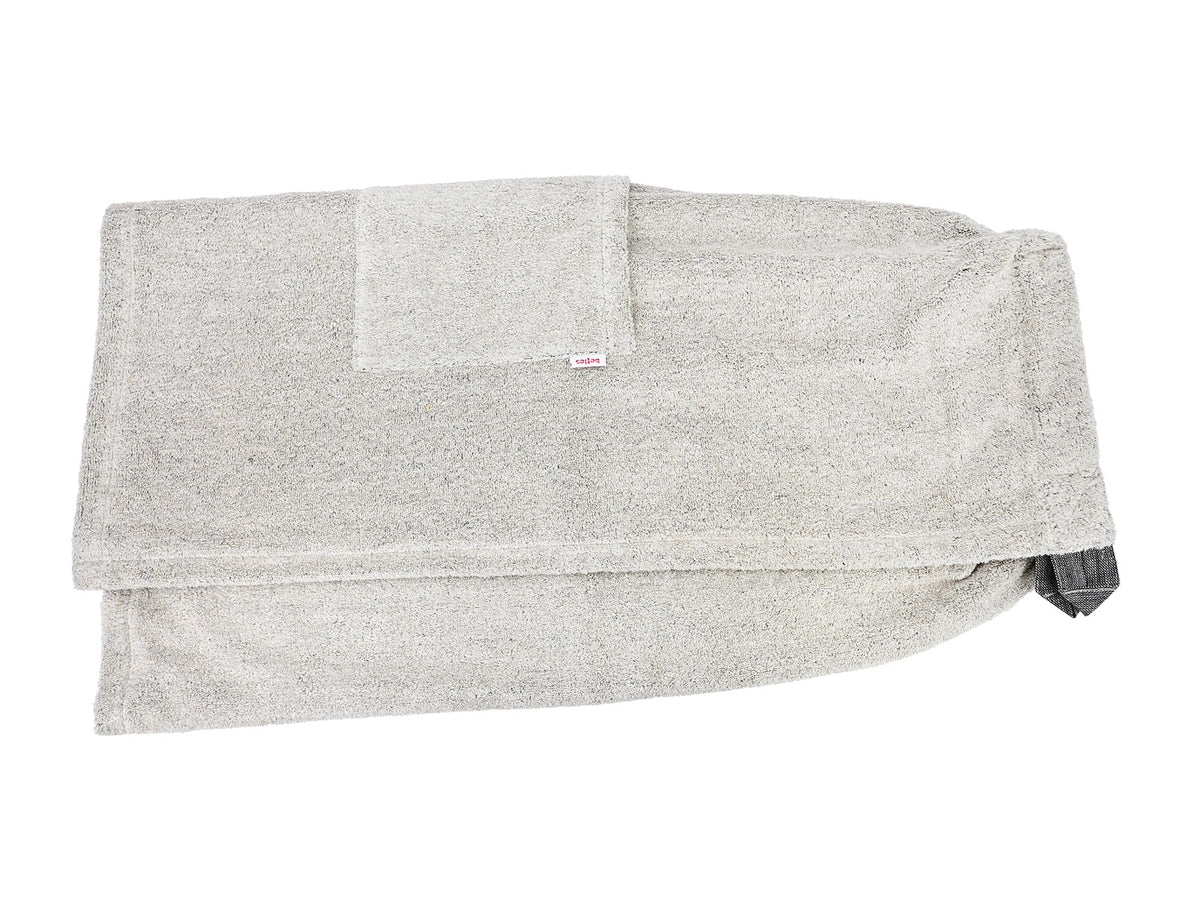 beties Savu Sauna-Kilt 70x140 cm in Basaltgrau, flach ausgebreitet