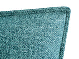 Nahaufnahme des Boucle-Kissenbezugs mit Jeans-Doppelnaht