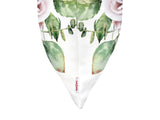 Weisse Kissenhuelle ca. 50x50 cm – Winterdeko mit rosa gefrosteten Rosen Bukett und Zweigen. Ansicht von der Seite mit beties Label – 100% Baumwolle – Aus der beties Magie des Winters "Frost-Rose Bukett" Kollektion.