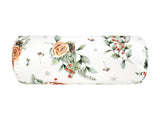 Weisse Nackenrollenhuelle ca. 15x40 cm – Winterdeko mit orangen, gefrosteten Rosen, Tannenzapfen und Zweigen – 100% Baumwolle – Aus der beties Magie des Winters "Frost-Rose" Kollektion.