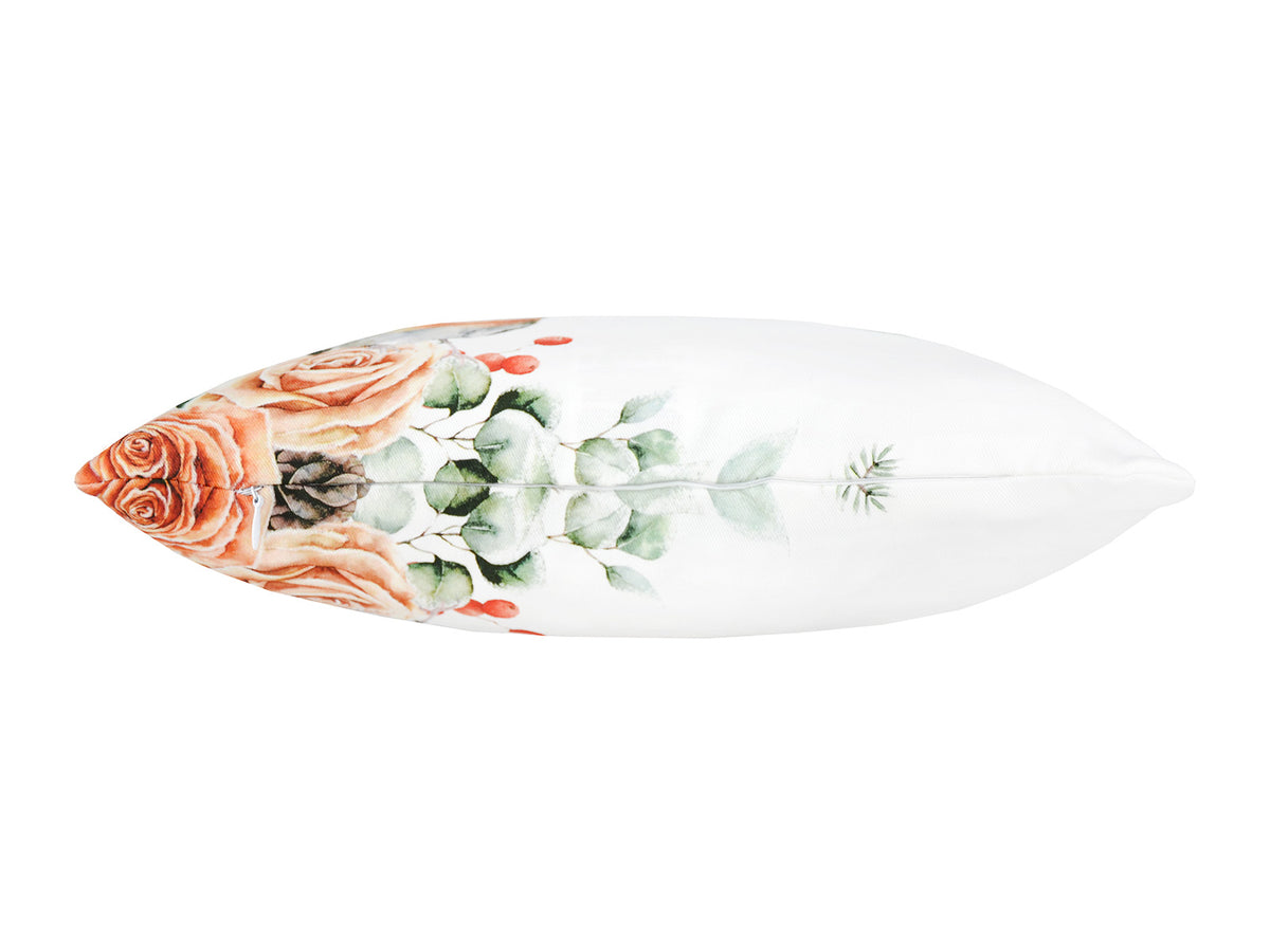 Weisse Kissenhuelle ca. 25x35 cm – Winterdeko mit Rotkelchen, orangen, gefrosteten Rosen, Kieferzapfen und Zweigen. Ansicht von unten mit Reissverschluss – 100% Baumwolle – Aus der beties Magie des Winters "Frost-Rose" Kollektion.