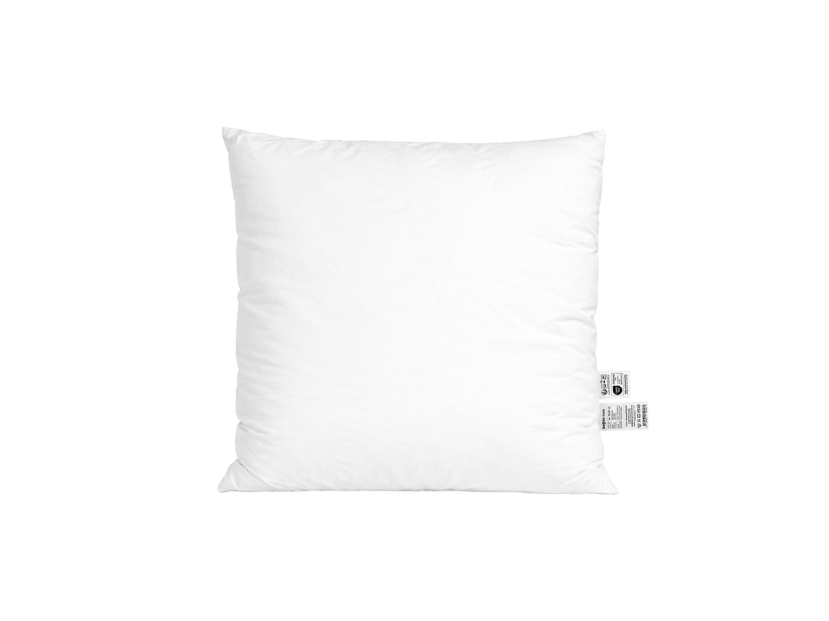  beties Publik Federkissen Fuellkissen 40x40 cm – weisses Kissen mit klassischer Federfuellung freigestellt auf weissem Hintergrund 