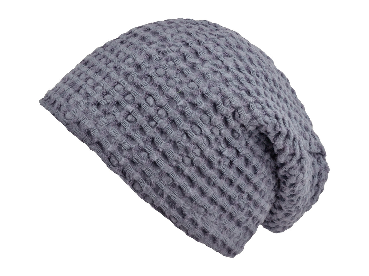 Sauna-Beanie von der Seite in der Farbe Fjord-blau One-Size Unisex aus Waffelpique Baumwoll-Leinenmix von beties aus der "PUR.NATURE" Serie.
